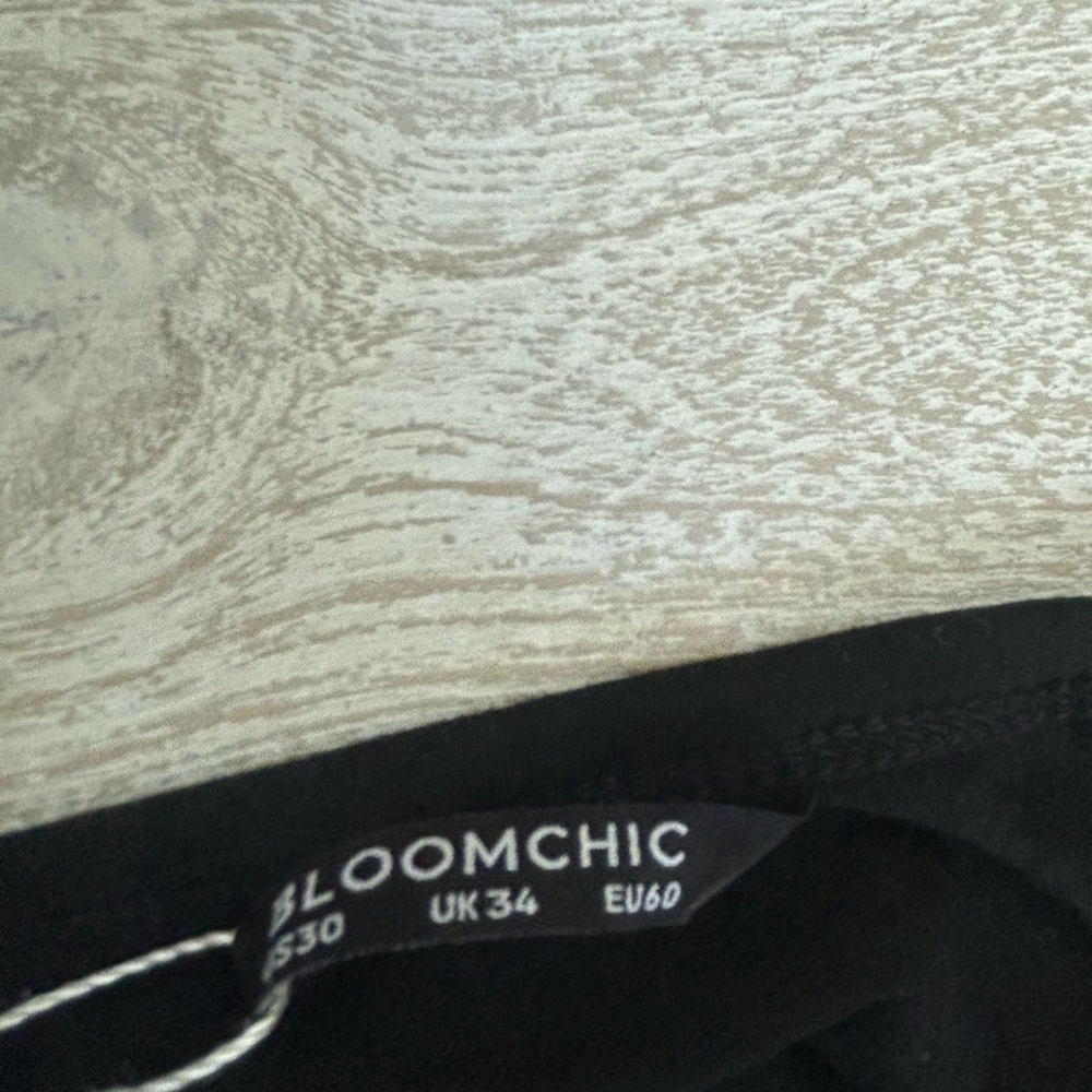 BloomChic Black Short Sleeve Tee - Picture 6 of 10